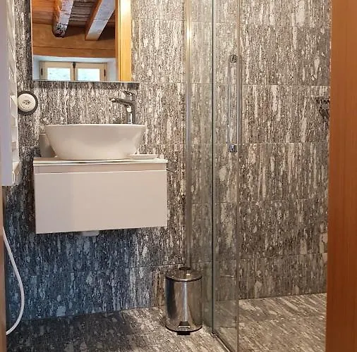 Ai Cav Calanca Otel *